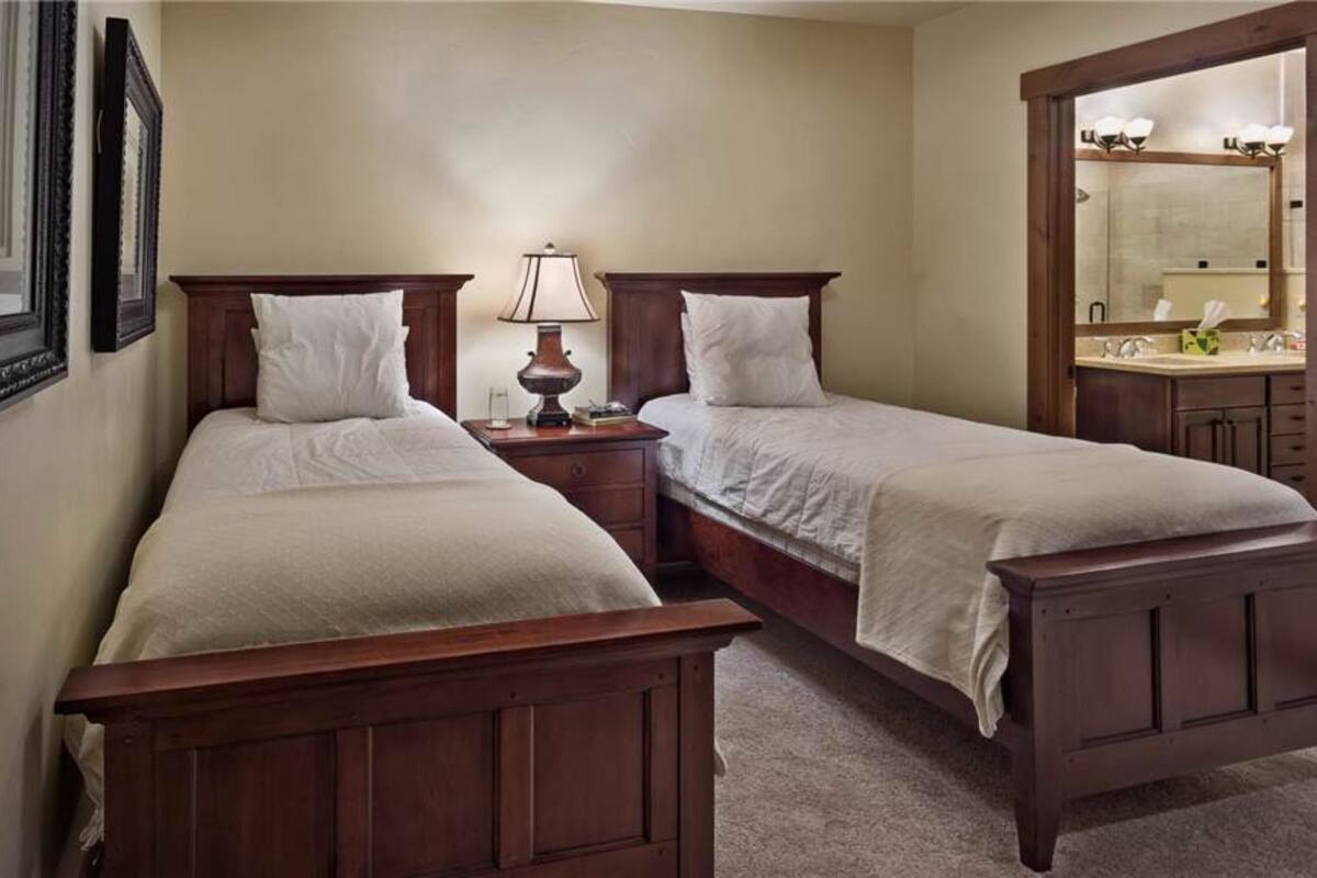 Penthouse, 3 Bedrooms, 2 Bathrooms (Ambassadors Penthouse - 403) | 3 bedrooms, cots/infant beds, free WiFi