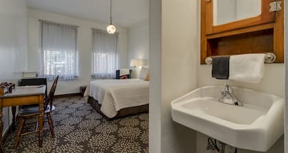 Ryan Hotel