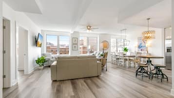 Family Condo, 4 Bedrooms, 2 Bathrooms | Living room