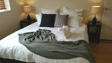 Apartment, 3 Bedrooms | 3 bedrooms, iron/ironing board, cots/infant beds, rollaway beds