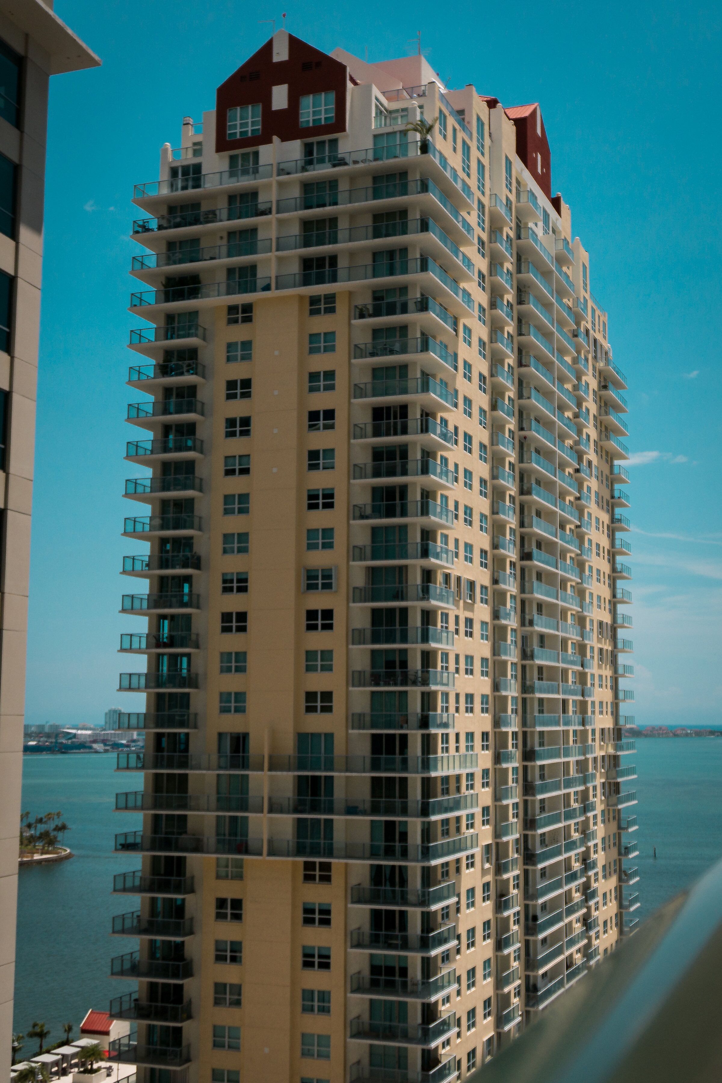 Stunning 1BR City & Oceanview 2 Queens+Free Parking