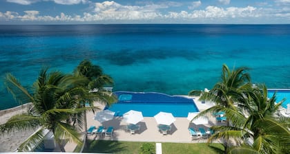 Excellent Oceanfront 2BR Condo, South tower, the Best Views in the complex!