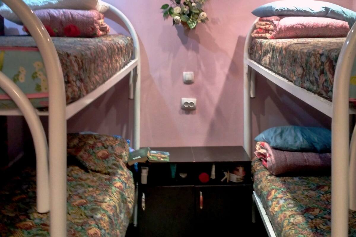 Shared Dormitory, Women only