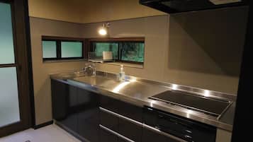 Private vacation home  (Stay for 3 nights Pay for 2 nights) | Private kitchenette | Fridge, microwave, coffee/tea maker