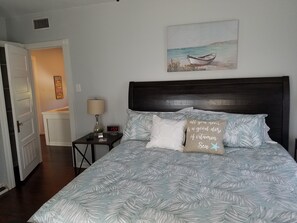 Room - Escape to Paradise in West Palm Beach (West Palm Beach)