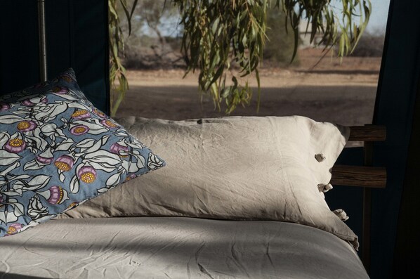 豪華帳篷, 1 張加大雙人床, 河景 | 摺床/加床 (收費)、床單