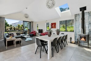 Luxury House, 3 Bedrooms, Mountain View | Living area - Jack's Point Rise (Jacks Point)