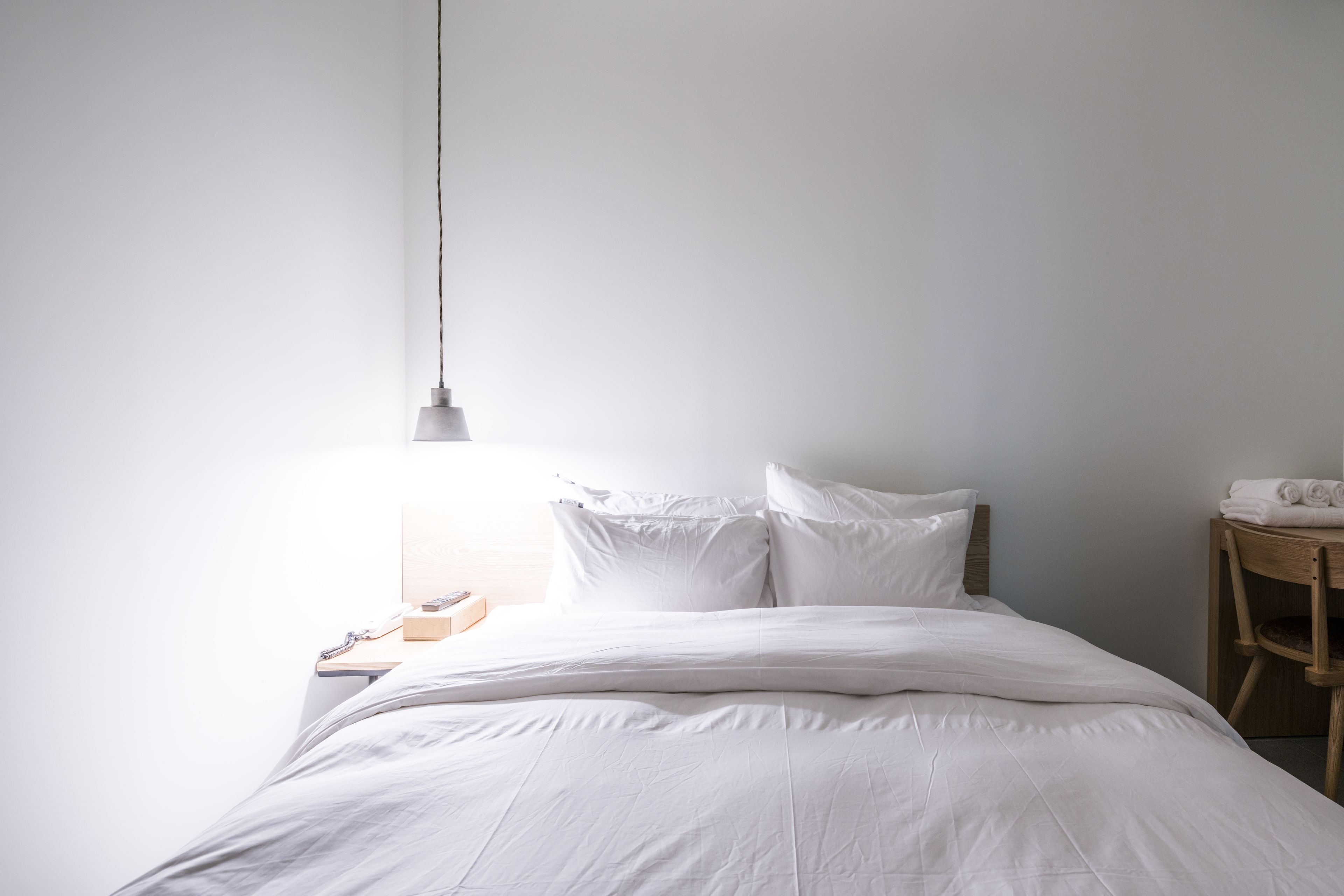 single room | in-room safe, soundproofing, free wifi, bed sheets