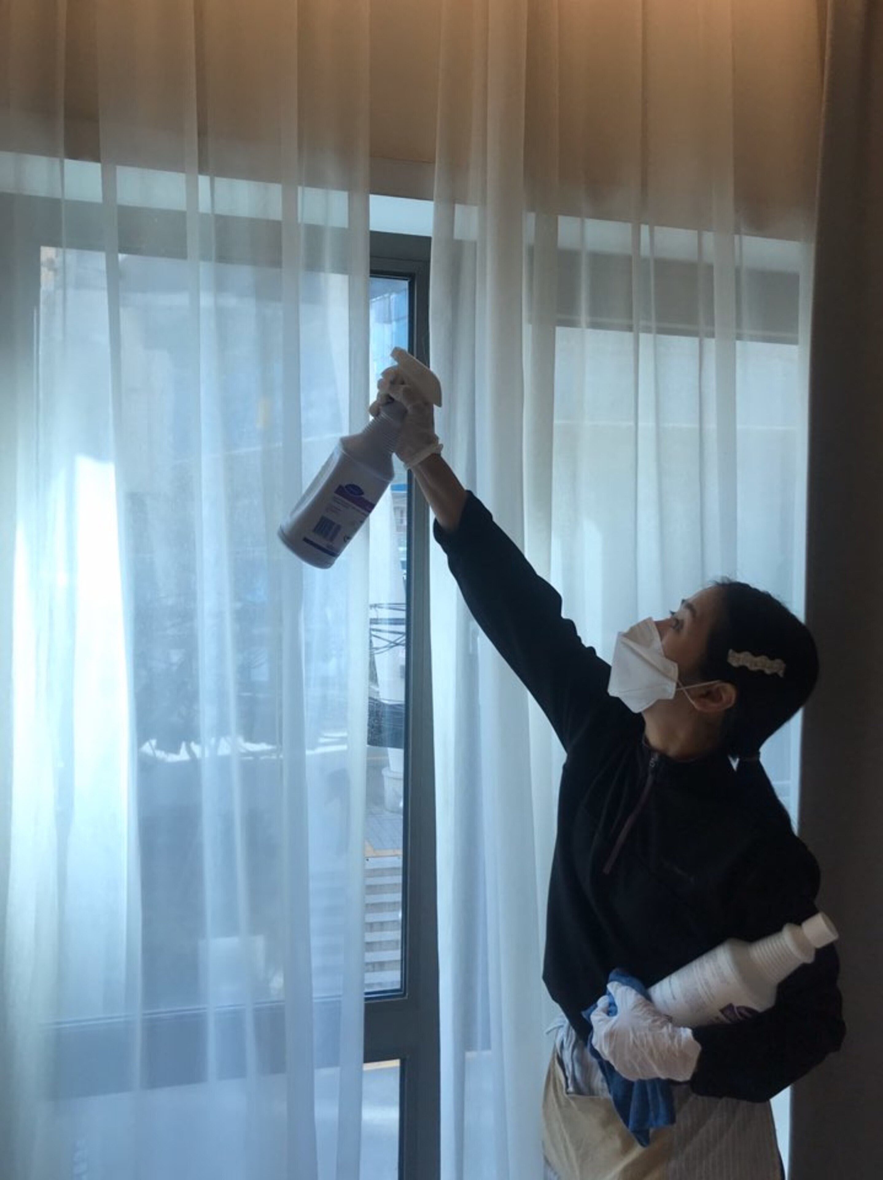 in-room safe, soundproofing, free wifi, bed sheets