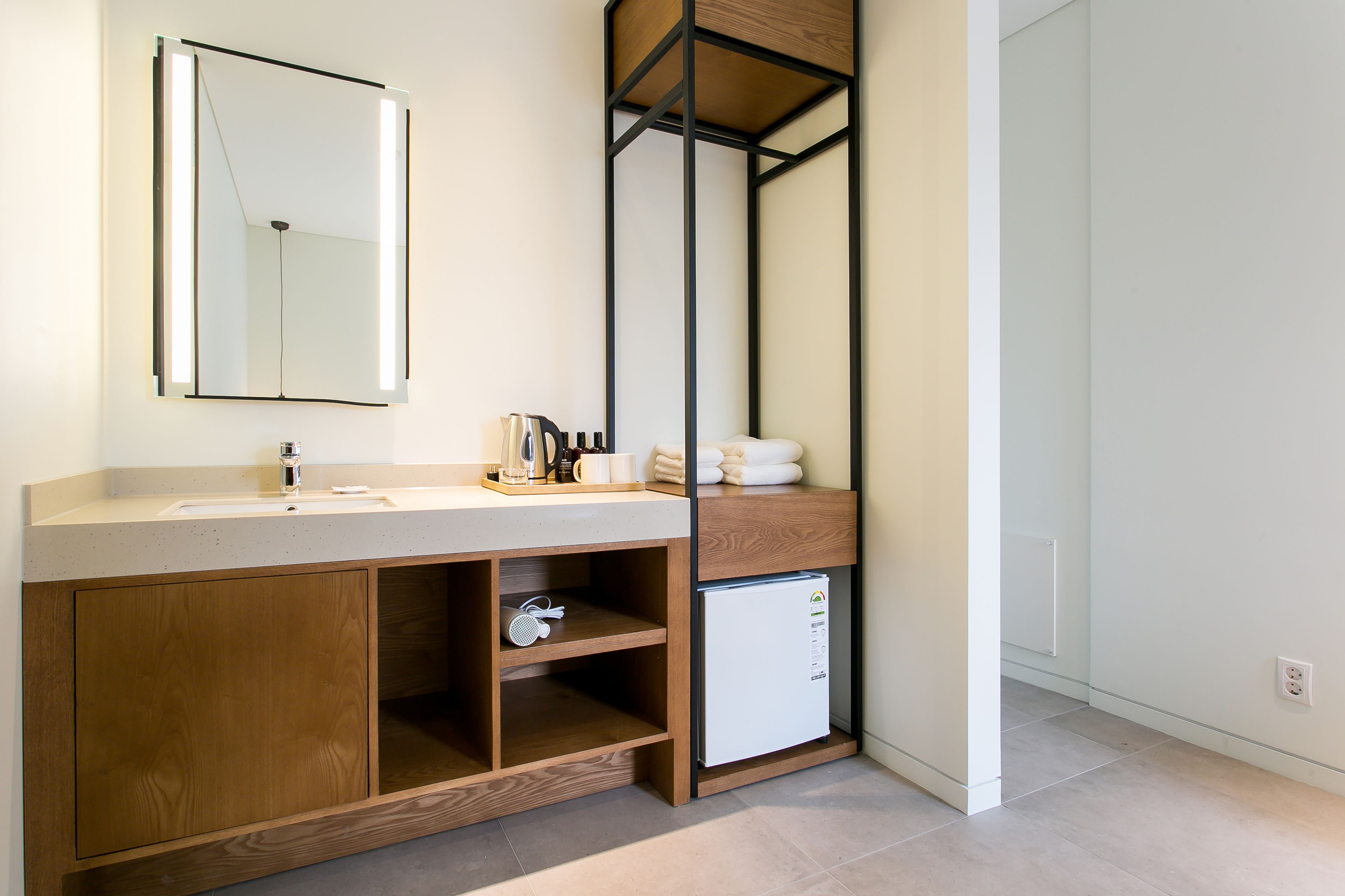 premium double room | room amenity