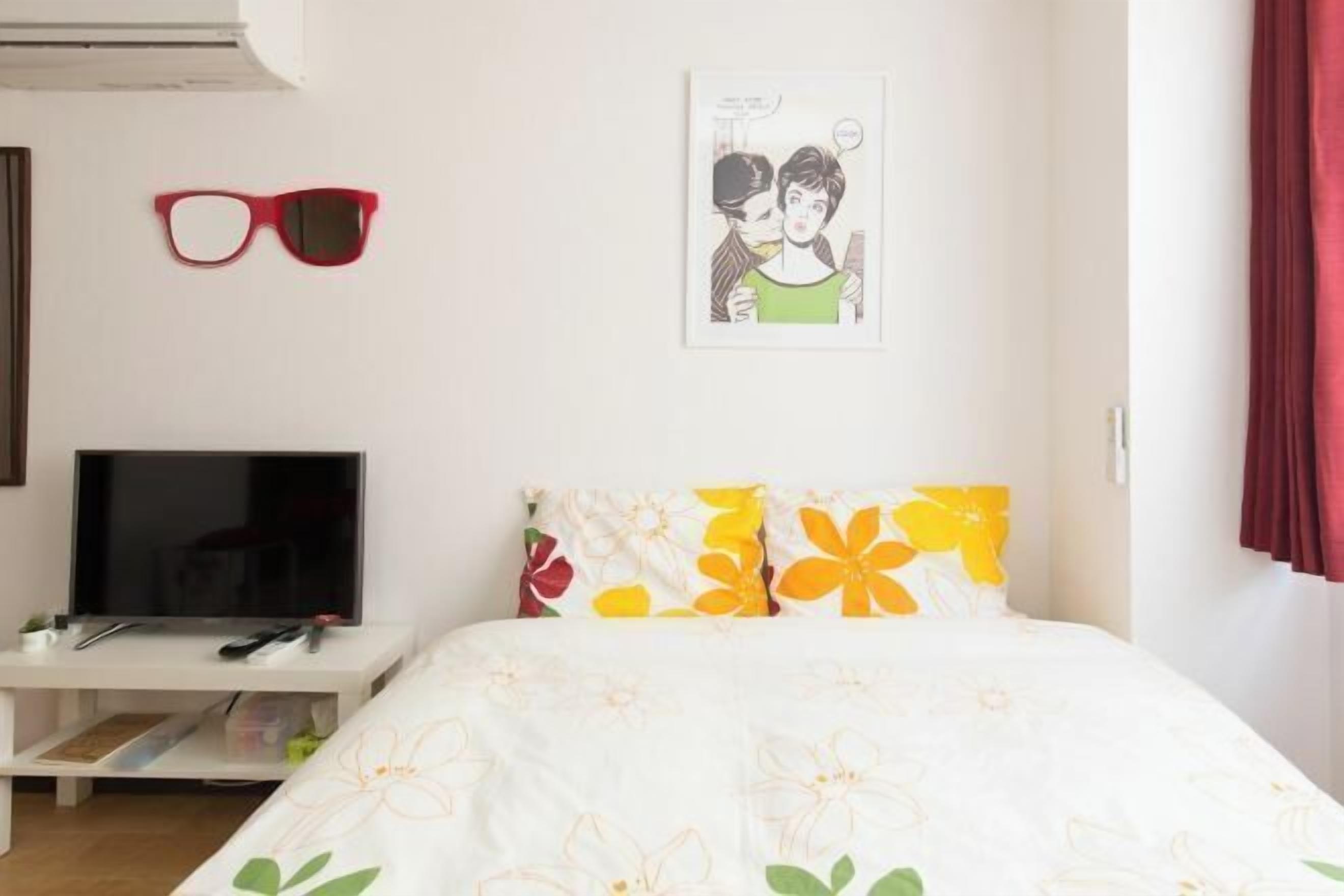 Cofres nos quartos, cortinas blackout, Wi-Fi de cortesia, roupa de cama