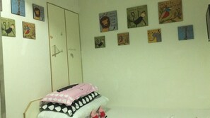 双人房 | 客房内保险箱、免费 WiFi