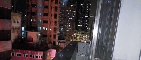 Hiên