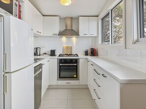 Apartment, 2 Bedrooms | Private kitchen | Full-sized fridge, microwave, oven, stovetop - Ski View 4 (Mount Buller)