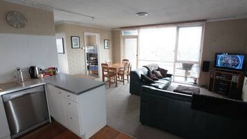 Apartment, 2 Bedrooms | Private kitchen | Full-size fridge, microwave, oven, stovetop