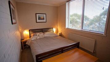 Apartment, 2 Bedrooms | 2 bedrooms, iron/ironing board, cribs/infant beds, bed sheets