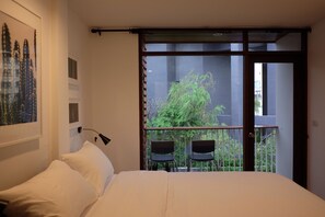 Premium bedding, desk, blackout curtains, free WiFi - Haus Sathorn 21 (Bangkok)