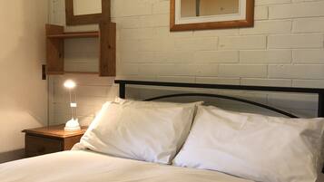 Apartment, 3 Bedrooms | 3 bedrooms, desk, iron/ironing board, cots/infant beds