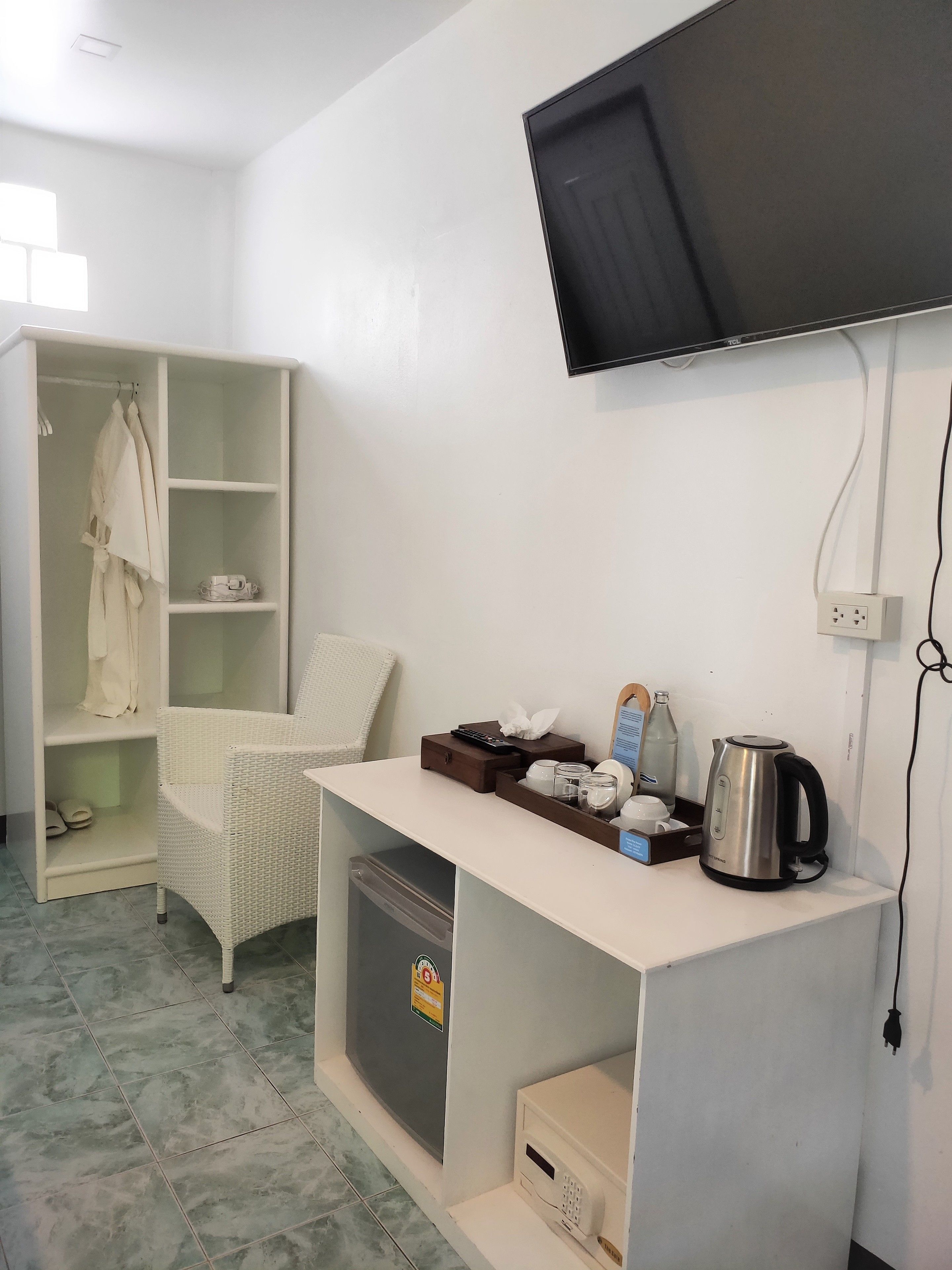 superior bungalow | in-room safe, desk, free wifi, bed sheets