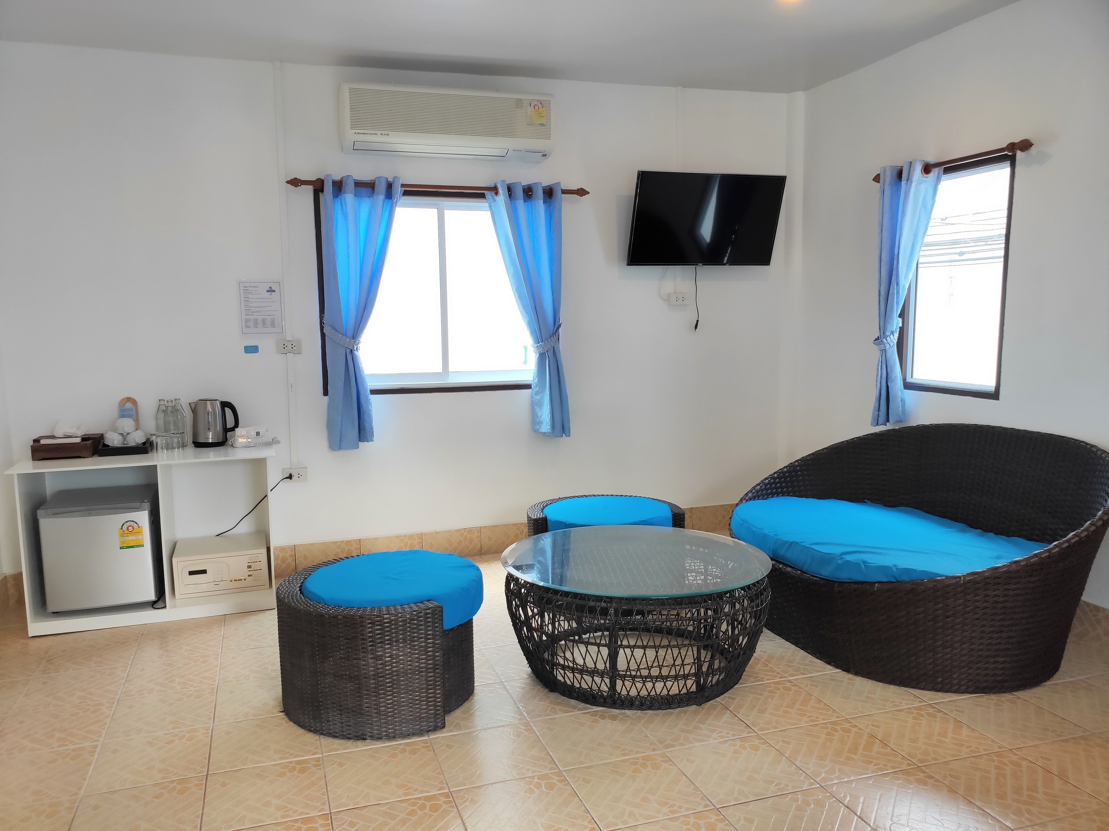 bungalow family | living area | tv