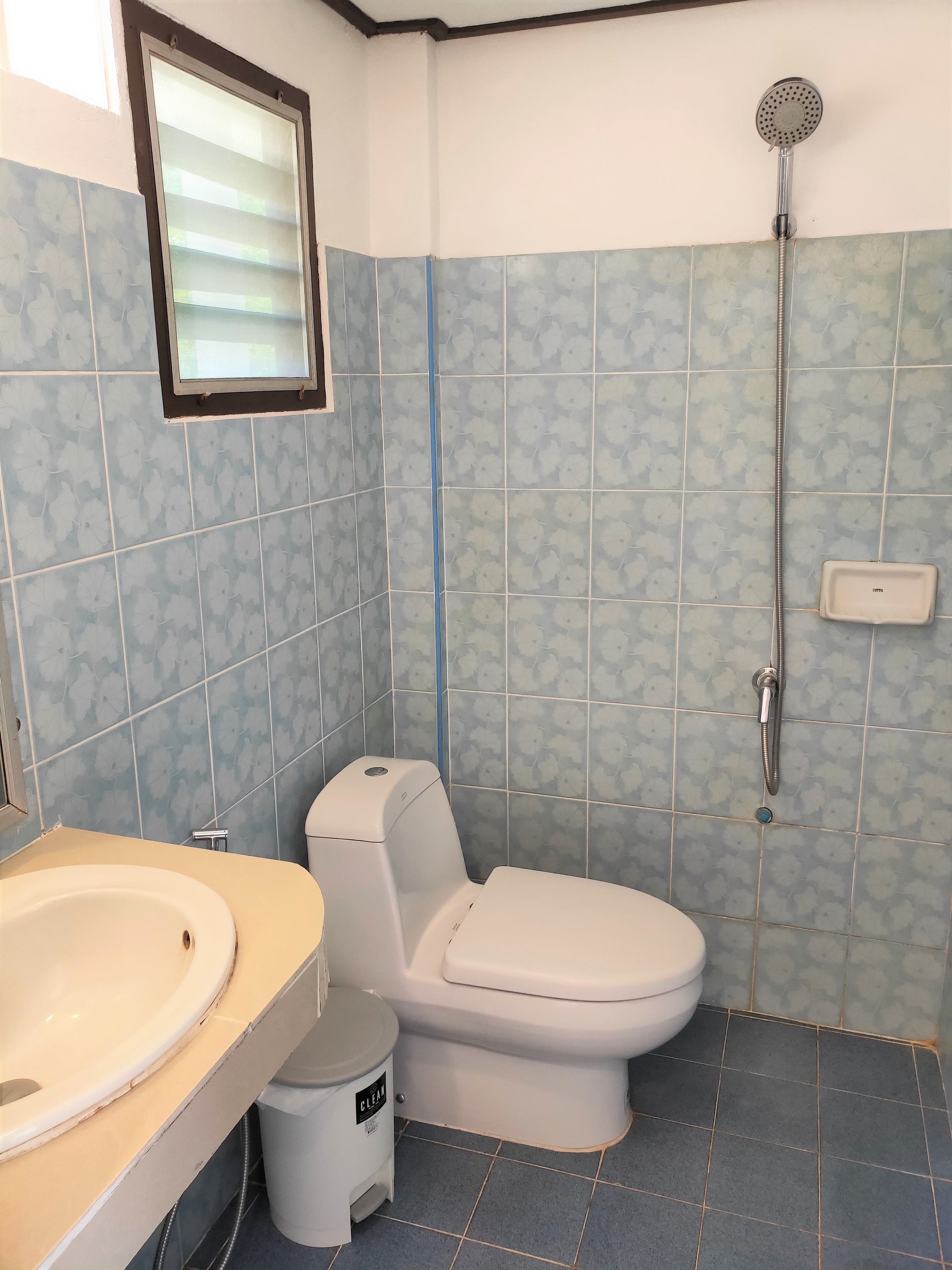 standard room with fan cold shower | bathroom | shower, free toiletries, bidet, towels