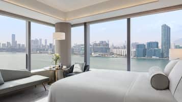 In-room safe, individually furnished, desk, laptop workspace