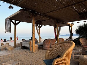 On the beach, sun loungers - Standing Apartment, Facing the Sea! (Ghisonaccia)