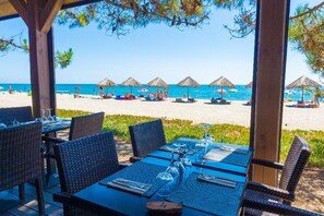Outdoor dining - Standing Apartment, Facing the Sea! (Ghisonaccia)