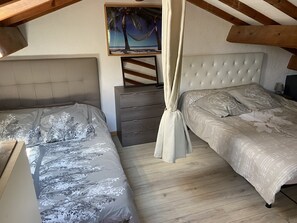 2 室のベッドルーム、アイロン / アイロン台、旅行用ベビーベッド、WiFi (無料)