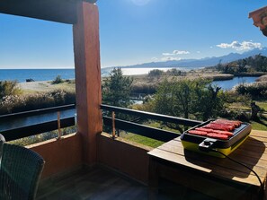 Outdoor dining - Standing Apartment, Facing the Sea! (Ghisonaccia)