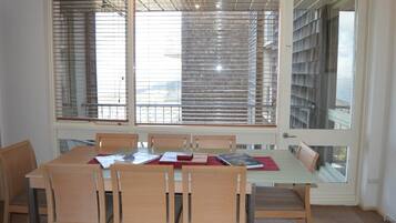 Apartment, 2 Bedrooms | In-room dining