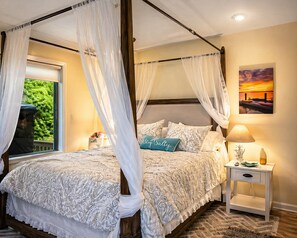 4 bedrooms, desk, iron/ironing board, travel cot