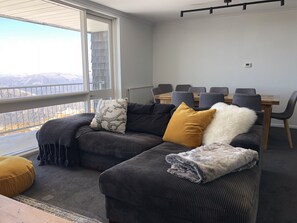 3-Bedroom Apartment (1 Queen, 1 Tri-Bunk, 2 Bunk Beds, 2 Trundles) | Living area | Flat-screen TV