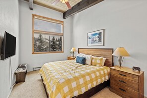 2 bedrooms, internet, bed sheets, wheelchair access - Storm Meadows Club/Easy to Ski/Pool + Hot Tubs (Steamboat Springs)