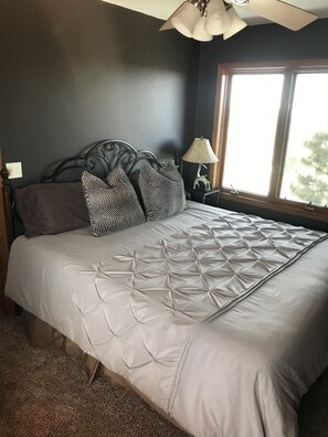 3 bedrooms, iron/ironing board, travel crib, free WiFi