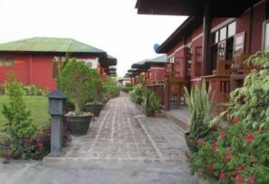 Property grounds - Pyi1 Guest House (Nyaungshwe)