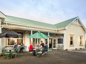 Dining - Karamea Hotel (Karamea)