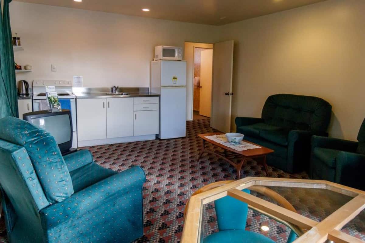 Self-Contained Two Bedroom | 1 bedroom, individually decorated, individually furnished