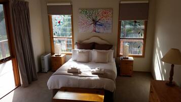 House, 2 Bedrooms | 2 bedrooms, iron/ironing board, cribs/infant beds