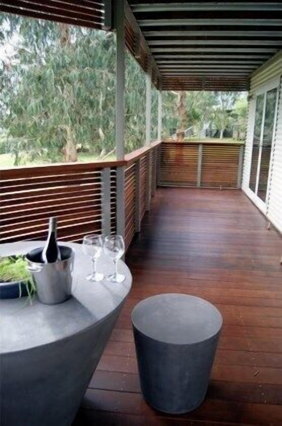 4-Bedroom House (2 Queen Beds & 2 Tri-Bunks) | Terrace/patio