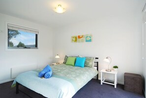 House, 3 Bedrooms | 3 bedrooms, soundproofing, iron/ironing board, cots/infant beds - Stirling View (Merrijig)