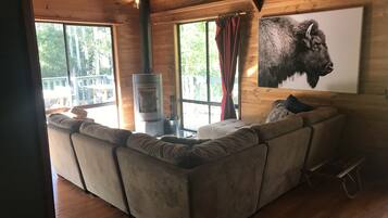 Rumah, 3 kamar tidur (2 Queen Beds + 1 Tri-Bunk) | Ruang keluarga | TV layar datar, perapian, dan pemutar DVD