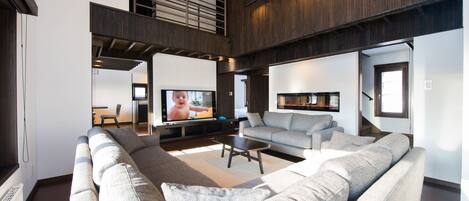 House, 4 Bedrooms | Living area