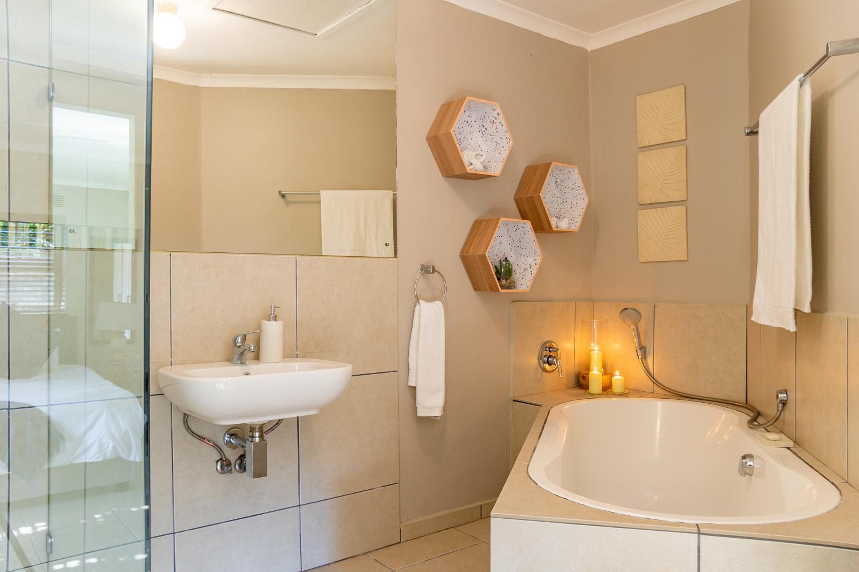 Photo - Faraway Lodge