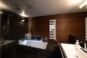House, 4 Bedrooms | Bathroom - Sekka House (Kutchan)