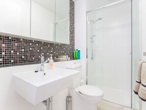 Appartement Ville, 2 chambres, 2 salles de bains, vue ville (Apartment C1) | Salle de bain