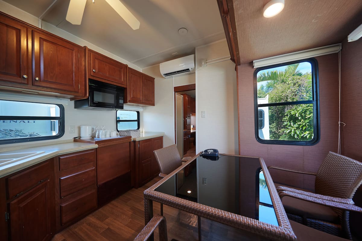 Deluxe Triple Room | Free WiFi, bed sheets
