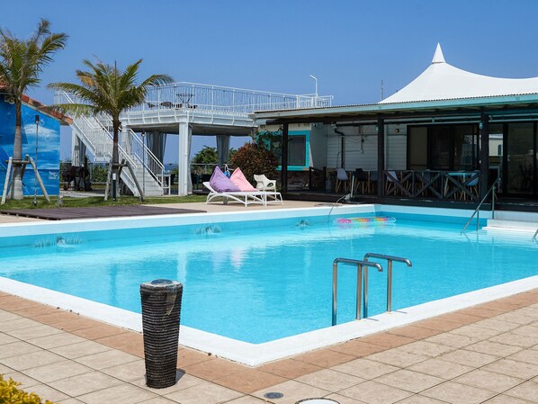 Seasonal outdoor pool