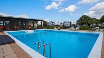 季節限定屋外プール