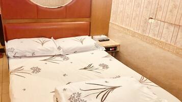 Standard Room | Desk, rollaway beds, free WiFi